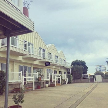 A Great Ocean View Motel - Tourism Search 0