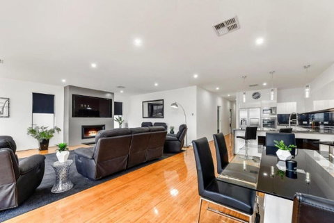 BENGALEE EXECUTIVE TOWNHOUSE MODERN & STYLISH - Tourism Search 2