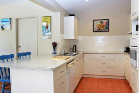 BEACHSIDE VILLA 2 - Tourism Search 2
