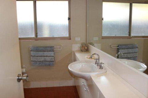 BEACHSIDE VILLA 2 - Tourism Search 5