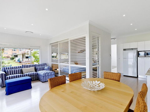 Beachside Bungalow #4 4 / 139 Avoca Drive Avoca Beach - Tourism Search 1