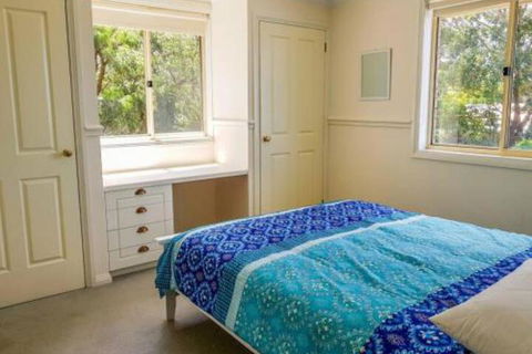GUMS & ROSES Family Home In The Heart Of Town. - Tourism Search 2