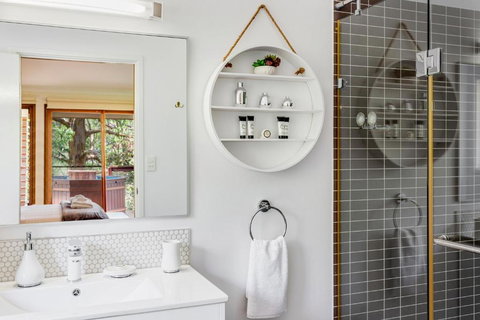 Ravensbourne Escape Tree Tops - Tourism Search 3