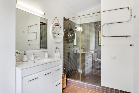 Ravensbourne Escape Tree Tops - Tourism Search 2