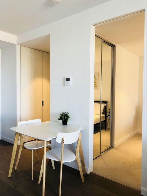 Comfy 2-Bedroom Apartment Level 5 - Tourism Search 3