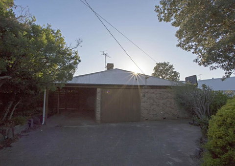 LOCKINGTON - Tourism Search 2