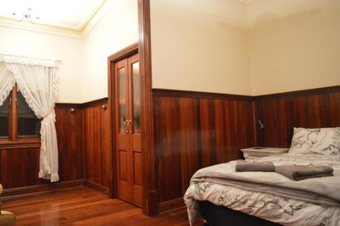 Gargoyle Lodge - Tourism Search 0