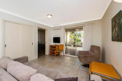 Lakeside Holiday Apartments - Tourism Search 6