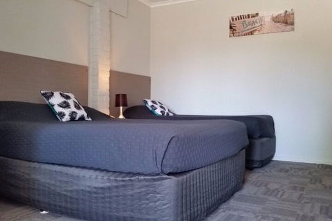 Foreshore Motel - Tourism Search 4