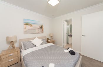 Lakeview Apartment Suite 16 - Tourism Search 5