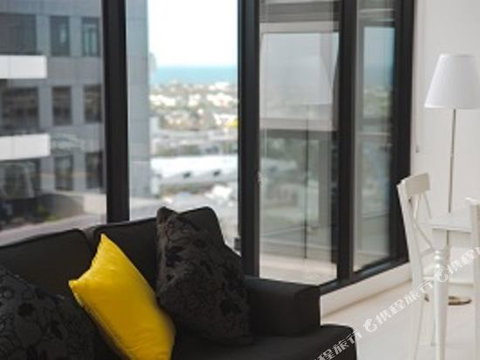 WaterFront Apartment - Tourism Search 4