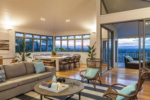 Vantage Over Byron - Tourism Search 2