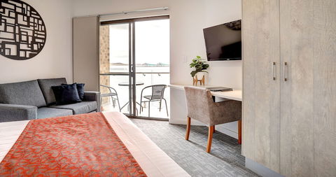 Limani Port Lincoln - Tourism Search 3