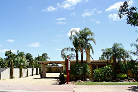 Renmark Motor Inn Motel - Tourism Search 0