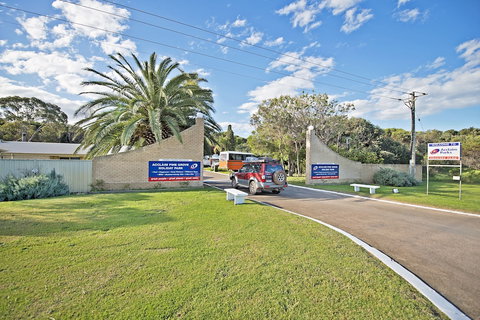 Acclaim Pine Grove Holiday Park - Tourism Search 0