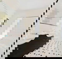 Wine and Roses BB - Tourism Search