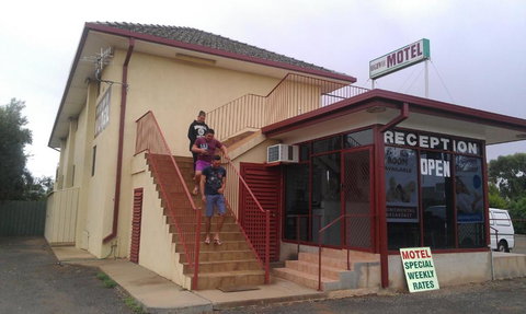 Goolgowi Highway Motel - Tourism Search 5