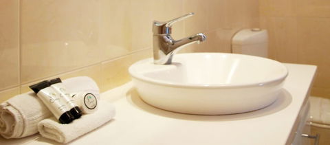 Hilton Motel - Tourism Search 3