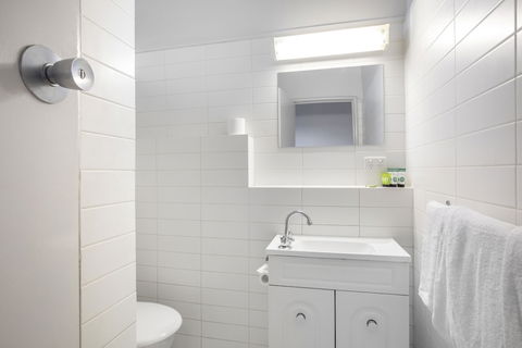 Meadow Inn Hotel-Motel - Tourism Search 3