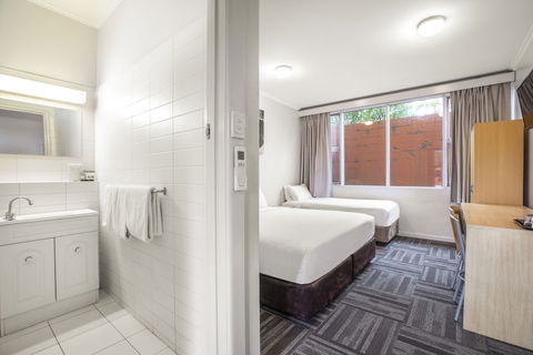 Meadow Inn Hotel-Motel - Tourism Search 5