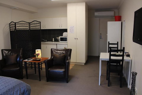 Box Hill Studio Apartment 2 - Tourism Search 2
