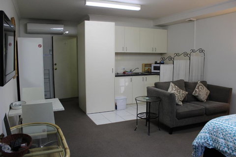 Box Hill Studio Apartment 2 - Tourism Search 6