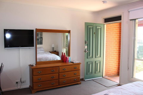 Box Hill Studio Apartment 2 - Tourism Search 1