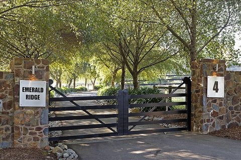 Emerald Ridge - Tourism Search 1