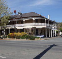 Seven Creeks Hotel - Tourism Search