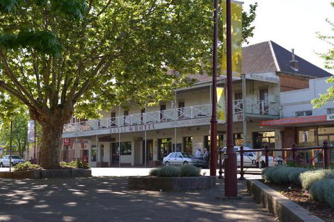 Royal Hotel Restaurant - Tourism Search 0