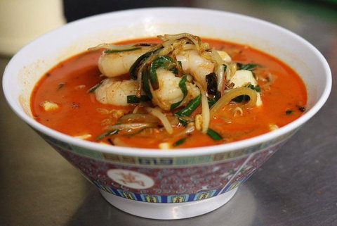 Two Hans - Tourism Search 1