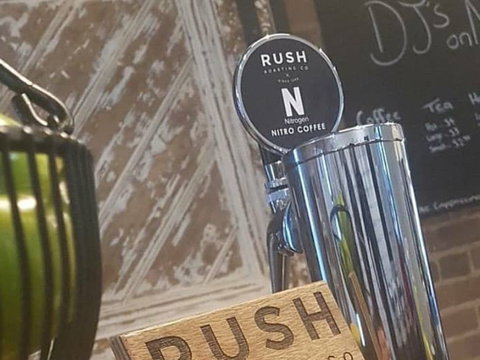 DJ's On Neill Cafe - Tourism Search 1