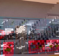 Red Rocks Charcoal Chickens - Tourism Search