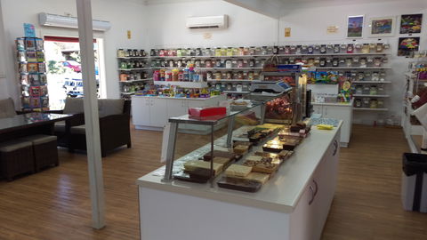 Mogo Fudge And Ice Cream /  Courtyard Cafe / Lots Of Lollies Mogo - Tourism Search 2