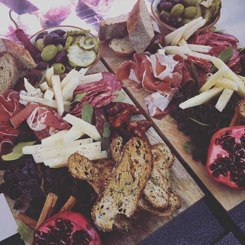 Omeio - Tourism Search 0