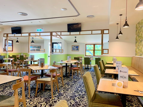 Bay Central Tavern - Tourism Search 0