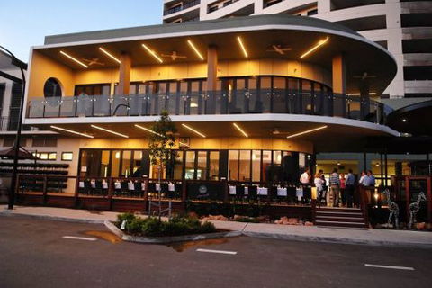 Q Bar & Brasserie On The Avenue - Tourism Search 1