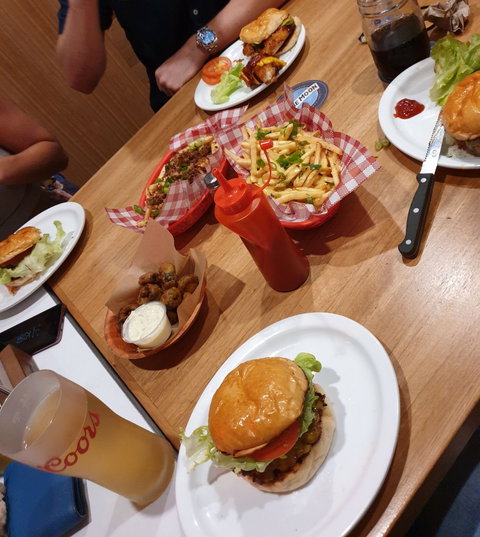 Easy Street Diner - Tourism Search 5