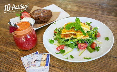 Manhattan Restaurant - Tourism Search 15