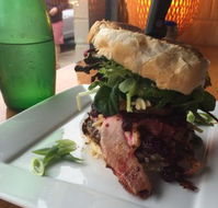 Tree House Coffee Lounge - Tourism Search