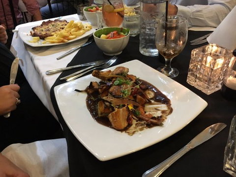 Emerald Explorers Inn - Tourism Search 0