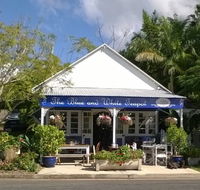 The Blue and White Teapot Cafe - Tourism Search