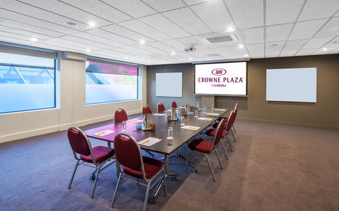 Crowne Plaza Canberra - Tourism Search 8