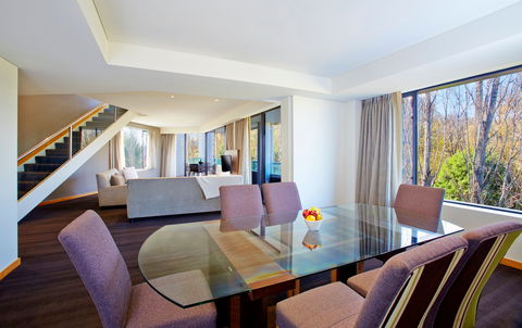 Crowne Plaza Canberra - Tourism Search 13