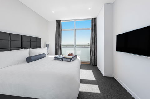 Meriton Suites Chatswood - Tourism Search 0