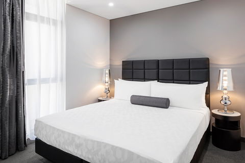 Meriton Suites Chatswood - Tourism Search 11