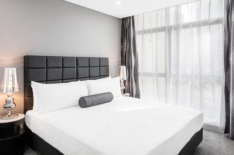 Meriton Suites Chatswood - Tourism Search 12