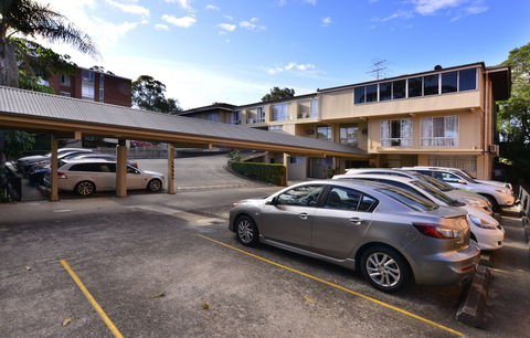 Twin Towers Inn - Tourism Search 1