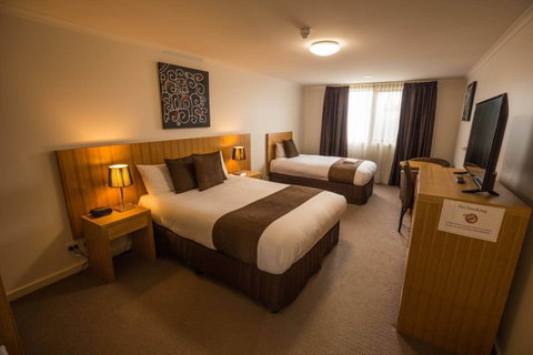 Bairnsdale International - Tourism Search 6
