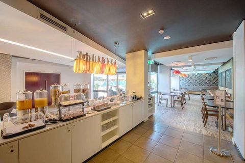 Royal Pacific Hotel - Tourism Search 1
